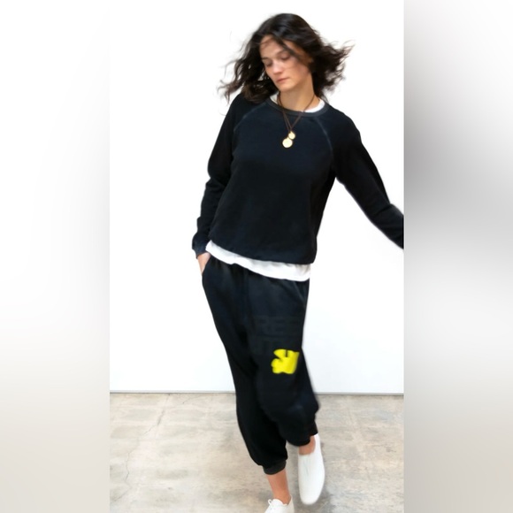 FREECITY
Super Fluffy Pocket Sweatpants - Picture 3 of 13